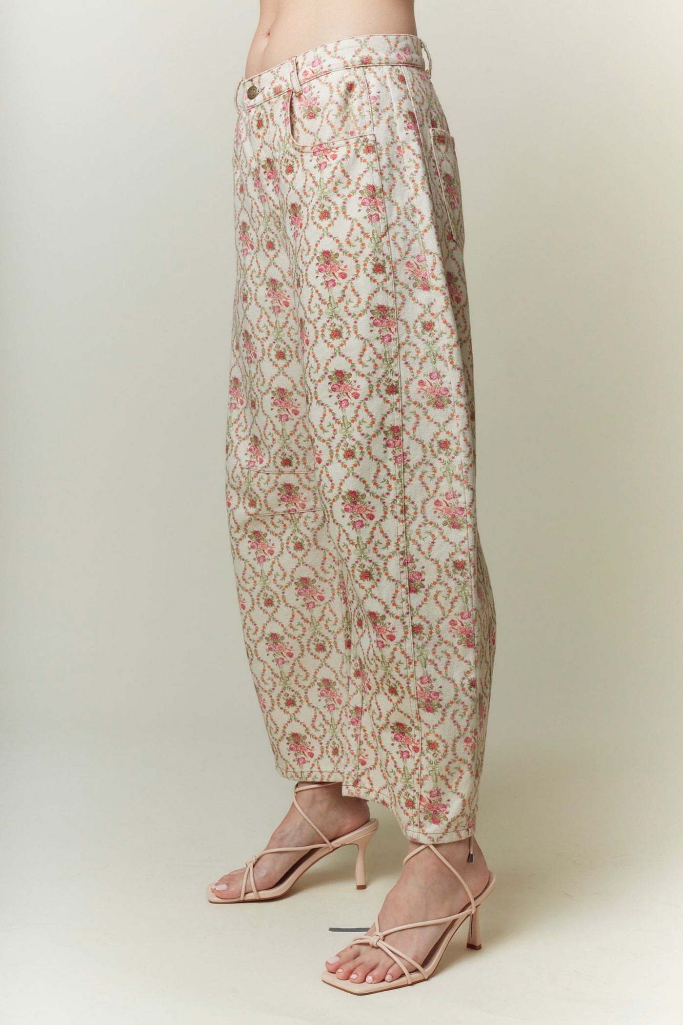 Jacquard Floral Barrel Jeans