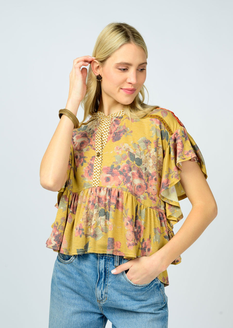 Gold Ruffled Roses Popover