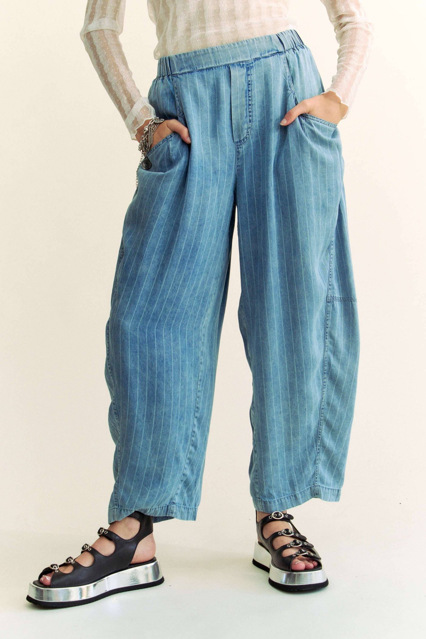 HIGH WAIST TENCEL DENIM BARREL PANTS