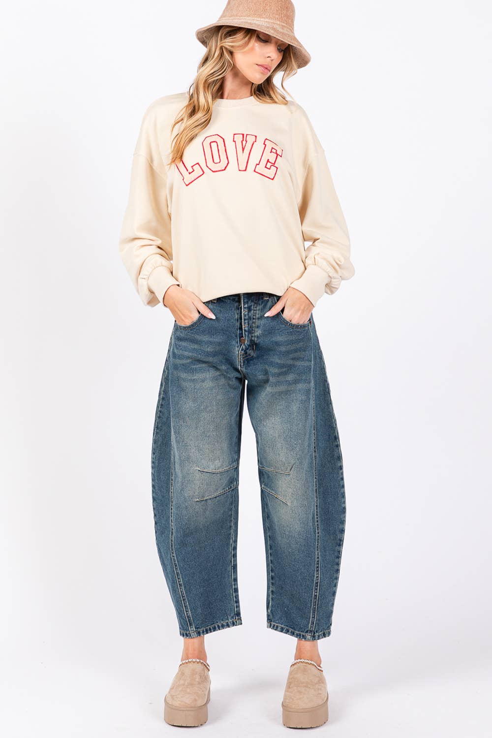 CLASSIC BARREL STYLE LEGS JEANS