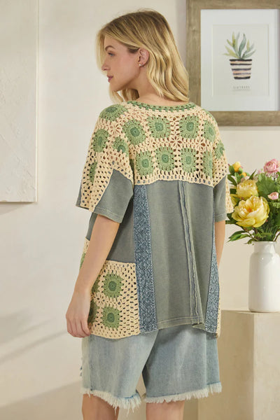 CROCHET CONTRAST SHORT SLEEVE TOP